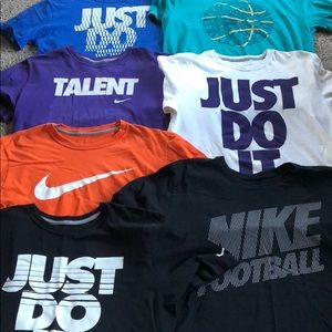 7 Men’s Nike T-shirts!